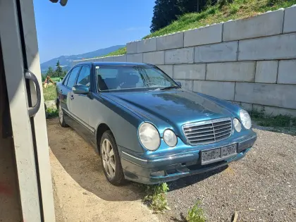 Mercedes E 270 W210