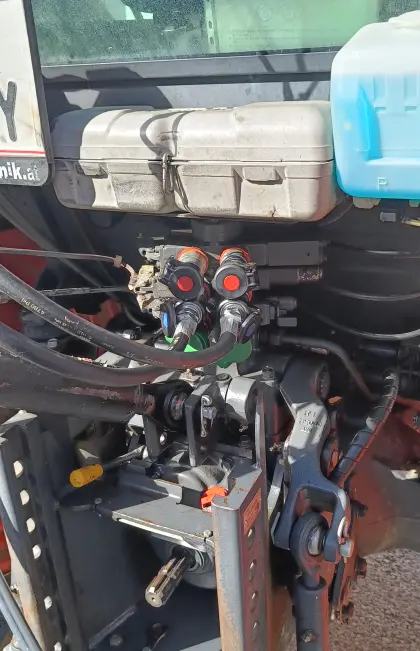 Kubota M6060C