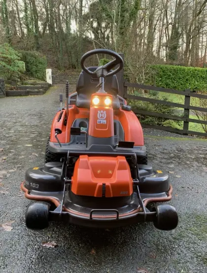 2025 Husqvarna Rider R 216T AWD Aufsitzmäher, wie neu 30 Bstd.