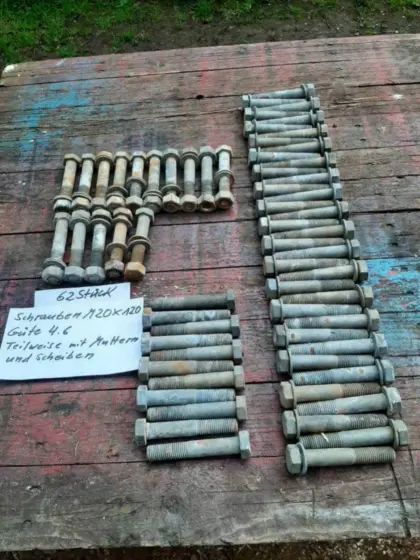 Gebrauchte verzinkte Schrauben