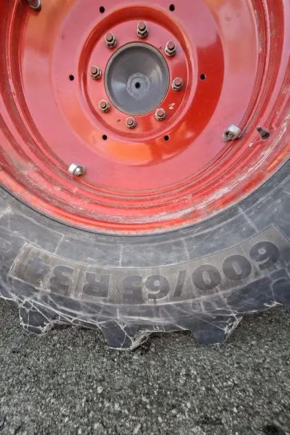 600/65 R34 und 480/65 R24