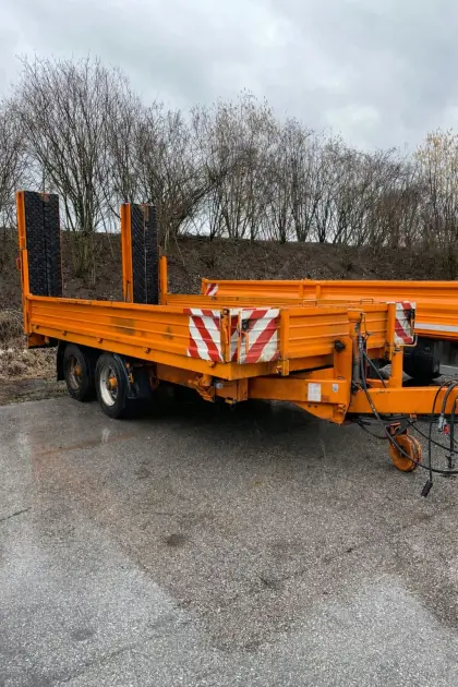 Tima Tieflader Tandemachs-Kipper mit Auffahrtsrampen