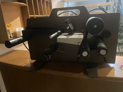 Etikettiermaschine halbautomatisch