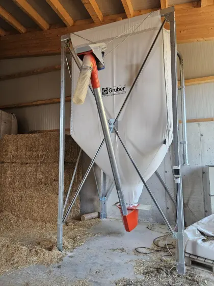 Gruber Trevira Silo mit Mischwagenschnecke neuwertig