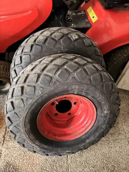 Breitreifen und Felgen für Steyr