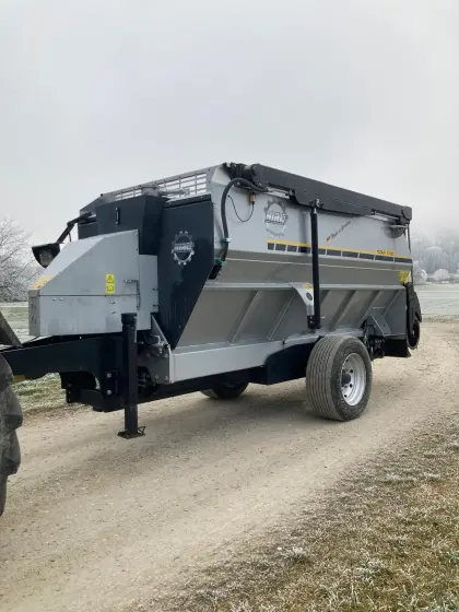Hirl Futtermischwagen Titan 1202