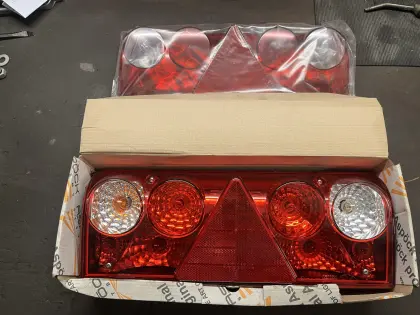Original Aspöck Set: Rückleuchte li. + Ersatzlichtscheibe