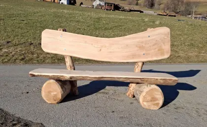 Hausbank aus Lärchenholz