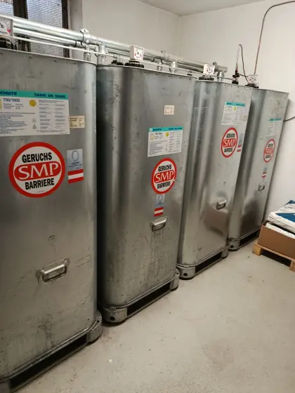 4 Stk. 1.000 l Tanks