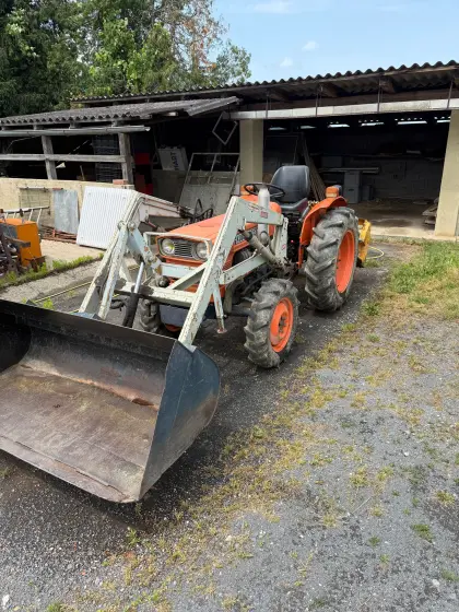 Kubota L 245 DT Traktor