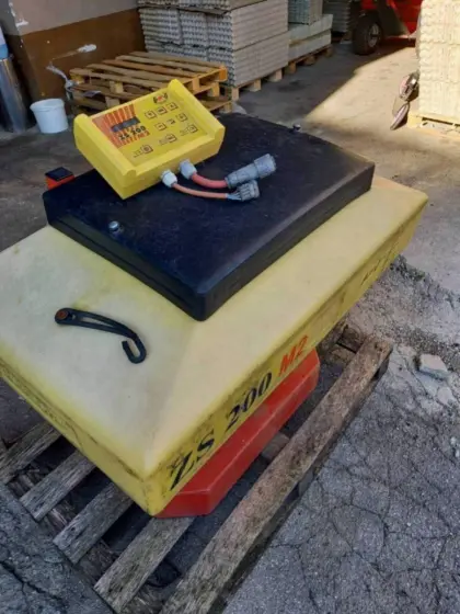 APV Streuer ZS 200 M2