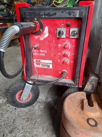 Schutzgasschweißgerät Closs 200