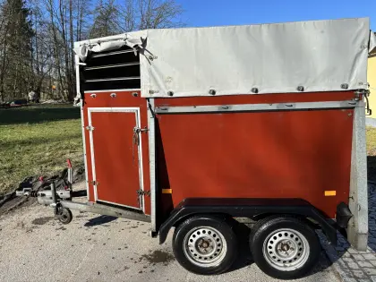 Humbaur Viehanhänger PKW