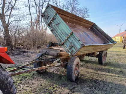 Kipperanhänger mit Fuhrmann Aufbau