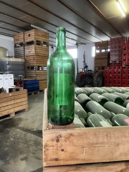 Großkisten mit Flaschen