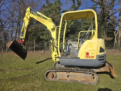 Takeuchi Tb230