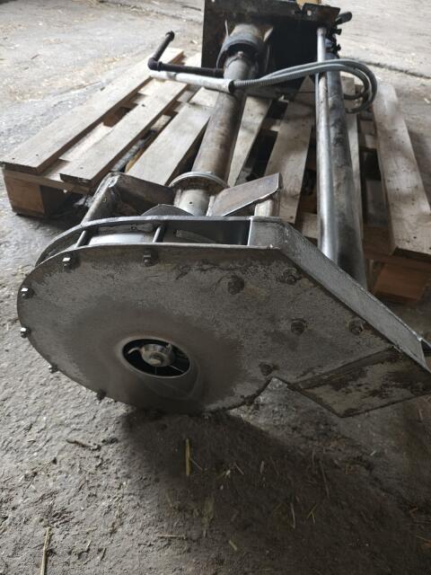 Flüssigfütterung Niro Saug-Rühr Pumpwerk mit 15 PS el. Motor