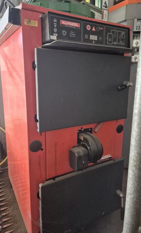 Scheitholzkessel und Pufferspeicher