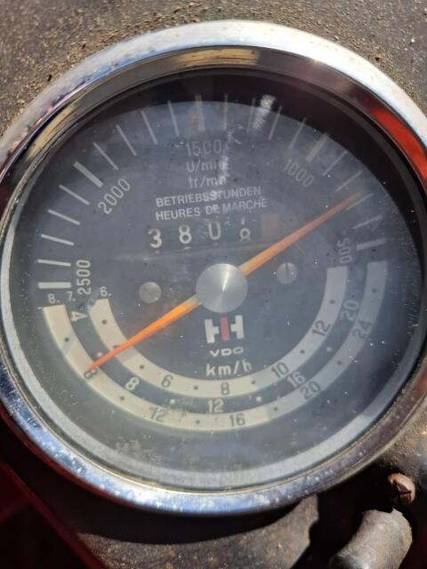 Traktor McCormick 353