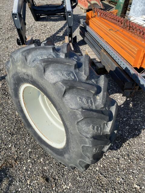 Kompletträder 320/85-20 (12.4-20)