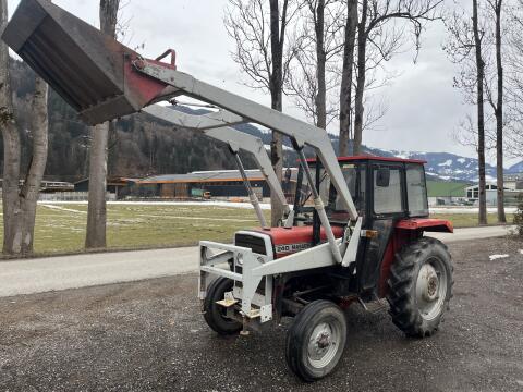 Massey Ferguson 240
