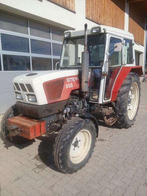 Traktor Steyr 955
