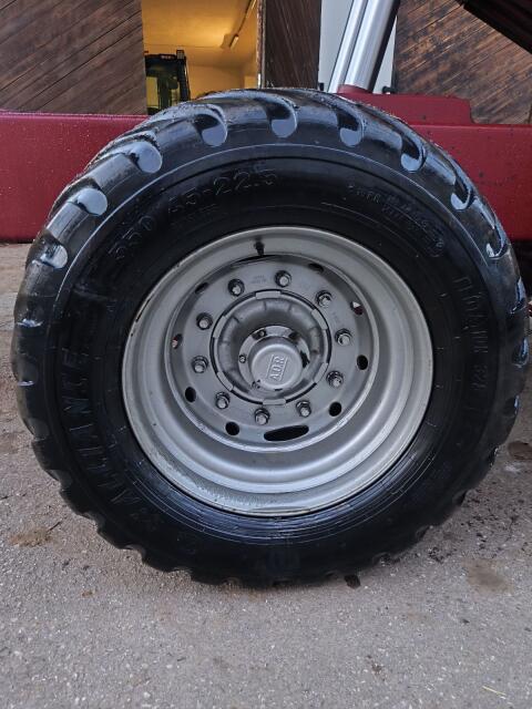 Reifen 550/45 22,5
