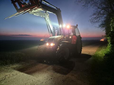 Traktorfahrer, landwirtschaftlicher Arbeiter