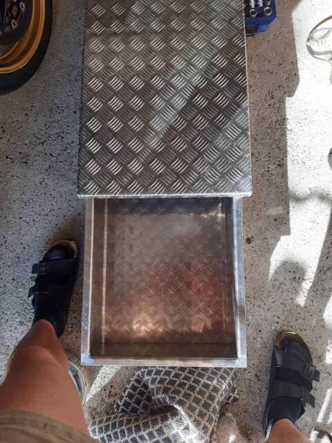 Alu Riffelblechbox