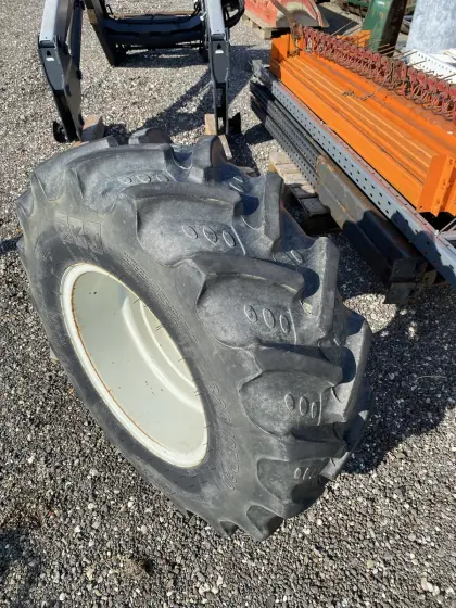 Kompletträder 320/85-20 (12.4-20)