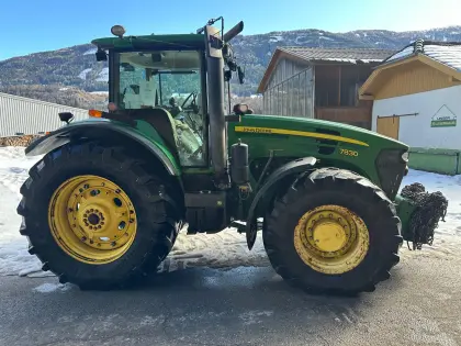 Traktor John Deere 7830
