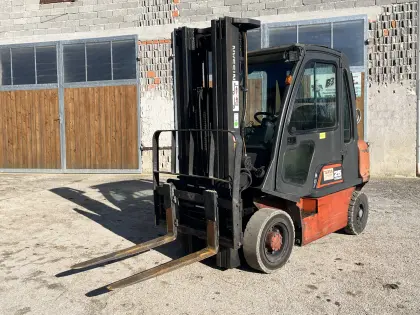 Nissan 2,5 t Stapler