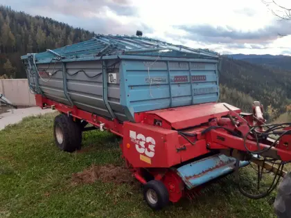Ladewagen Mengele LW 310 Quadro mit 33 Messer