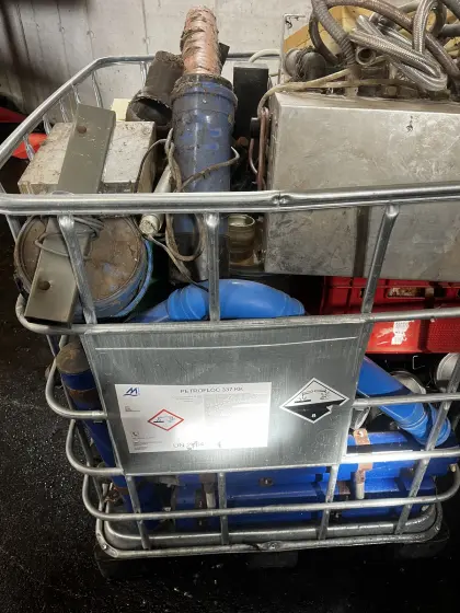 Delaval Futterstationen und Melkstandteile