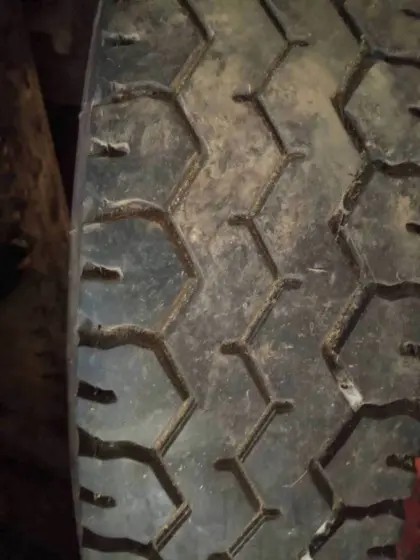 LKW-Reifen 10.00-R20