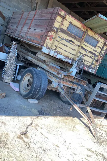 Anhänger 2-Achser auf 3 Seiten kippbar