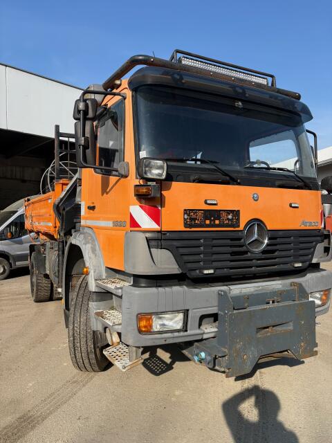 Mercedes-Benz Atego 1828 Kipper Kran