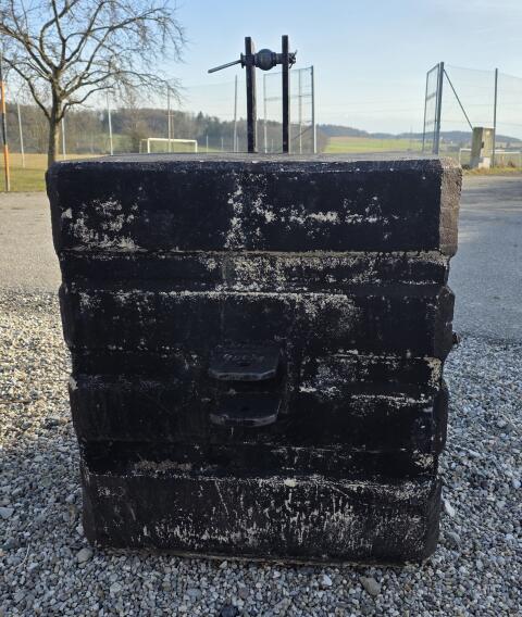 Frontgewicht 900 kg