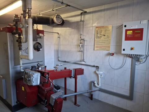 Heizkessel Hackschnitzel Marke Gilles + Boiler Guntamatic