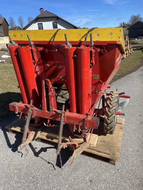 Kartoffellegemaschine