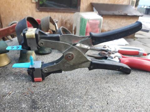 Ohrmarkenzangen, Klauenzangen