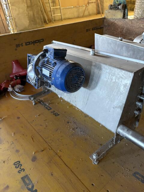 Trockenfütterung mit Kettenzug von Weda 2