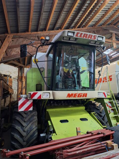 Claas Dominator Mega 218