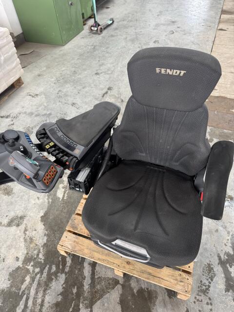 Grammer Sitz mit Fendt One Konsole