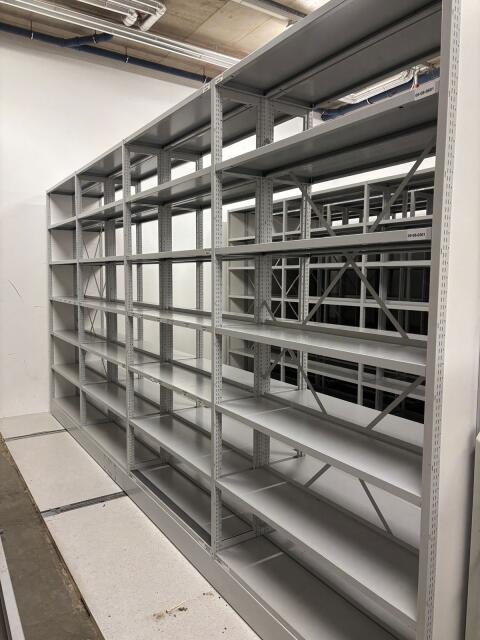 Stabiles Metallregal, Lagerregal - modular aufstellbar