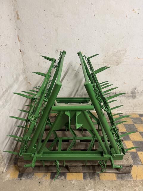 Landmaschine Egge 3-flügelig