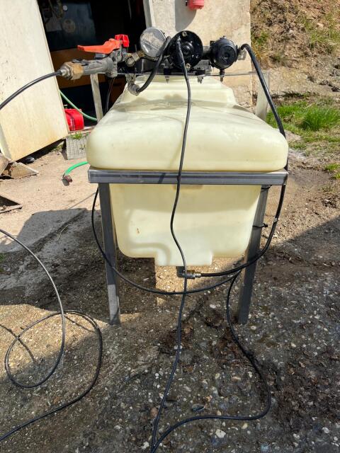 Herbizidspritze 70l, el. 12V zu verkaufen