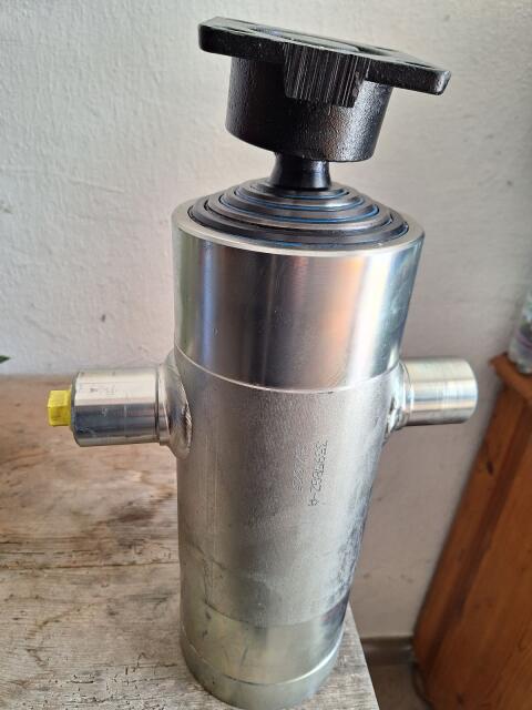 Kippzylinder Kipperpresse