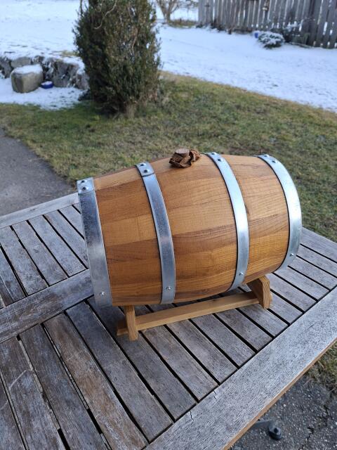 Holzfass Brennerei Schnapsfass