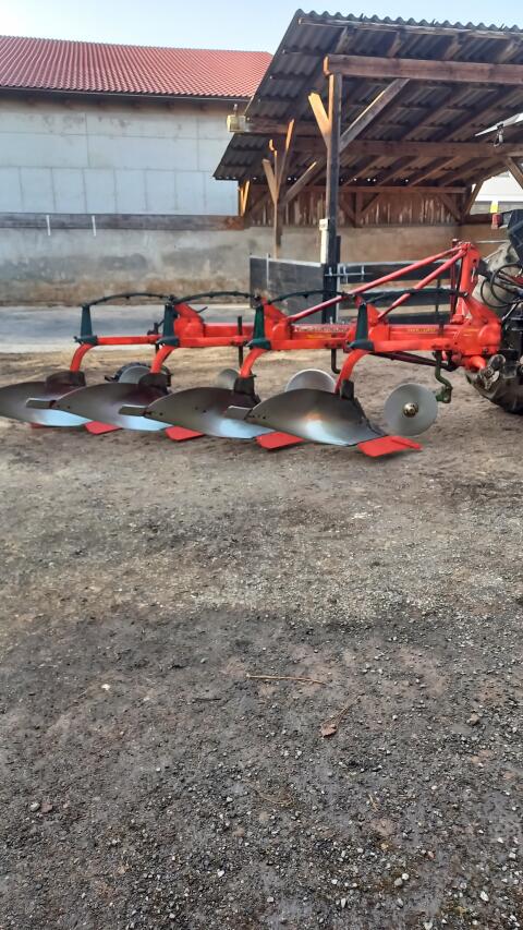 4 Scharen Beetpflug Kverneland